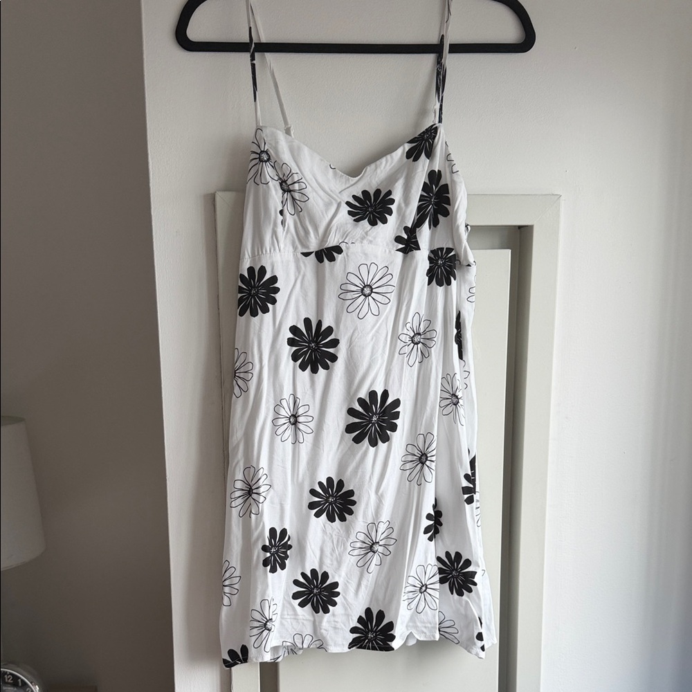LA Hearts Dress with Black Daisy Print